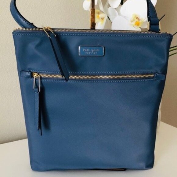 kate spade Handbags - NWT Kate Spade Flat Crossbody Dawn Consellblu